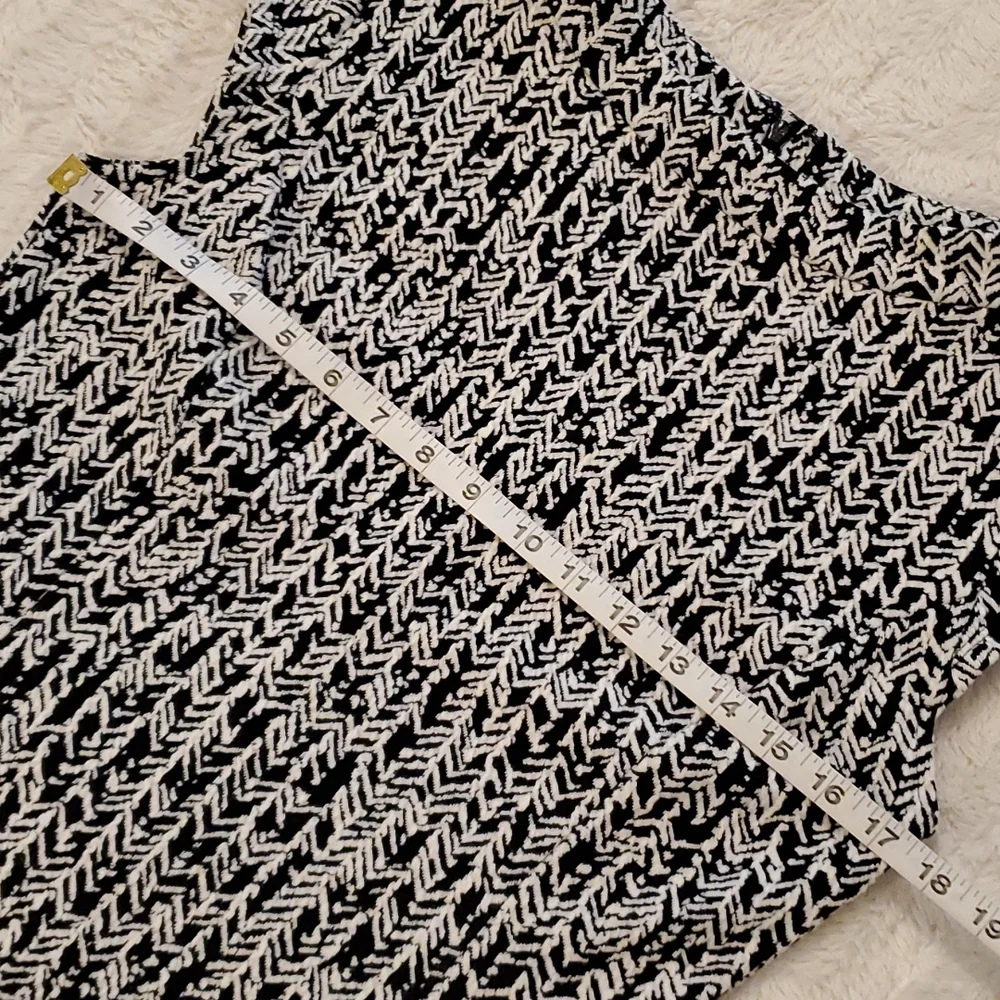 New York & Company cap sleeve sweater - Picture 3 of 8